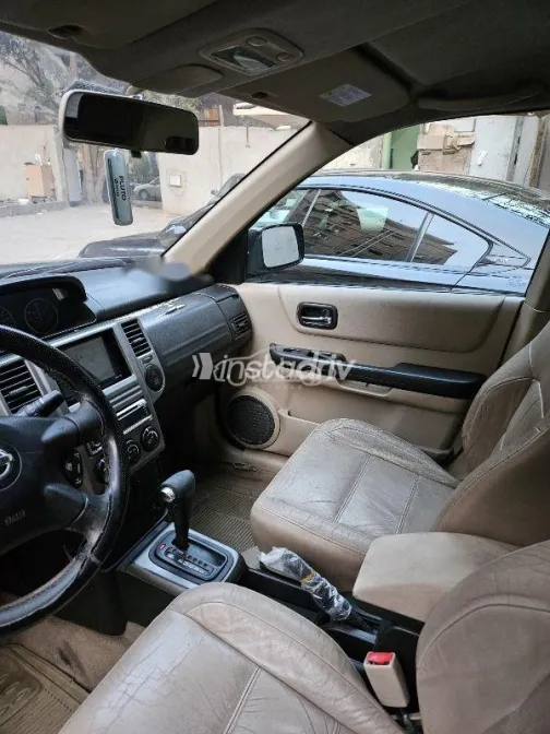 نيسان اكس تريل 2011 أسود مستعملة للبيع - 5