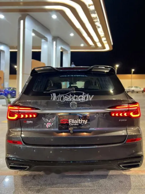 ام جى ار اكس 5 2024 رمادي مستعملة للبيع - 4
