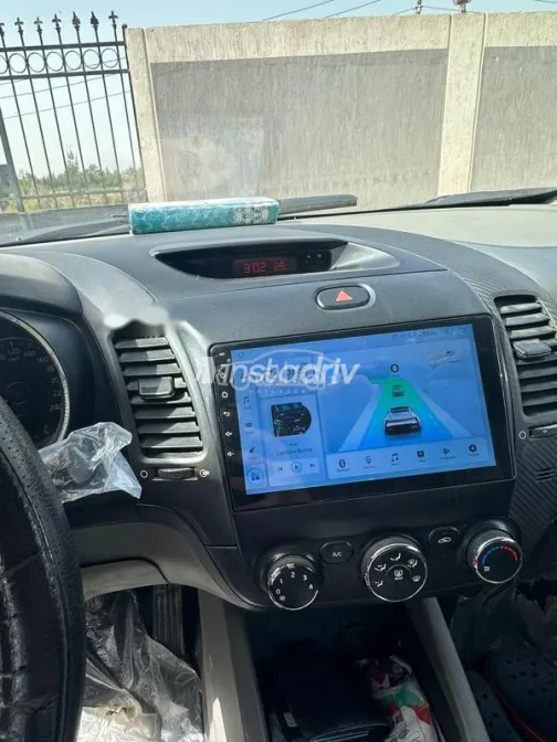 Kia Cerato 2015 White Used for Sale - 3