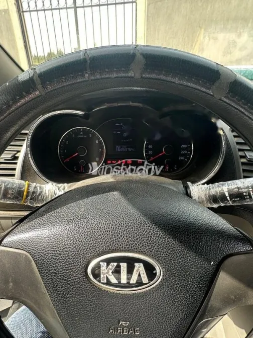 Kia Cerato 2015 White Used for Sale - 4