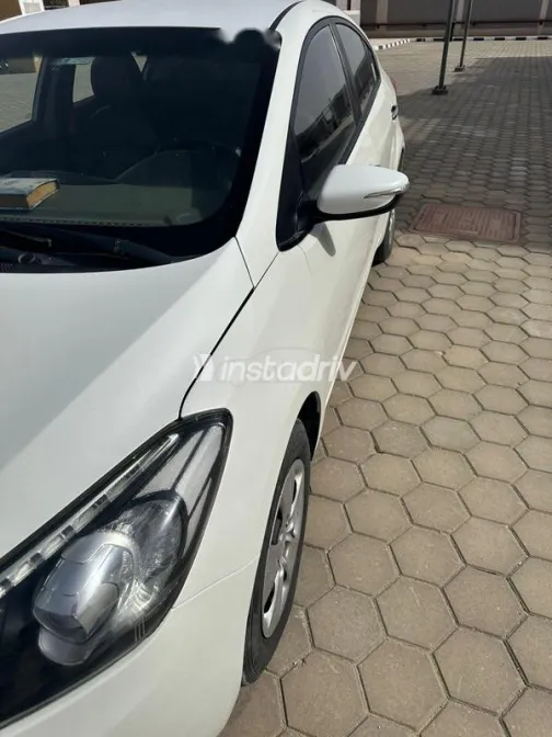 Kia Cerato 2015 White Used for Sale - 5