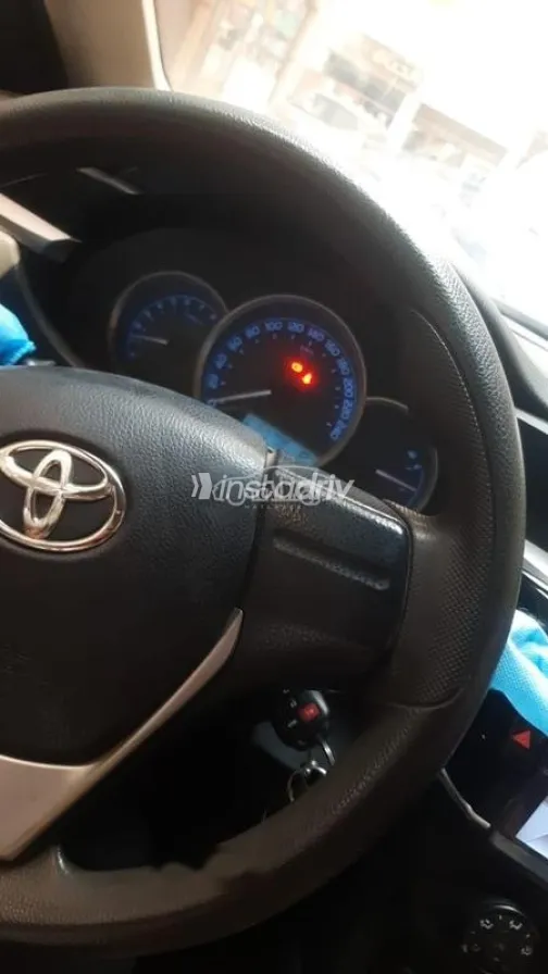 Toyota Corolla 2014 White Used for Sale - 4