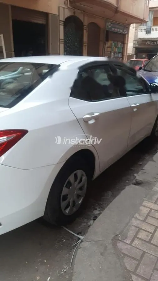 Toyota Corolla 2014 White Used for Sale - 5