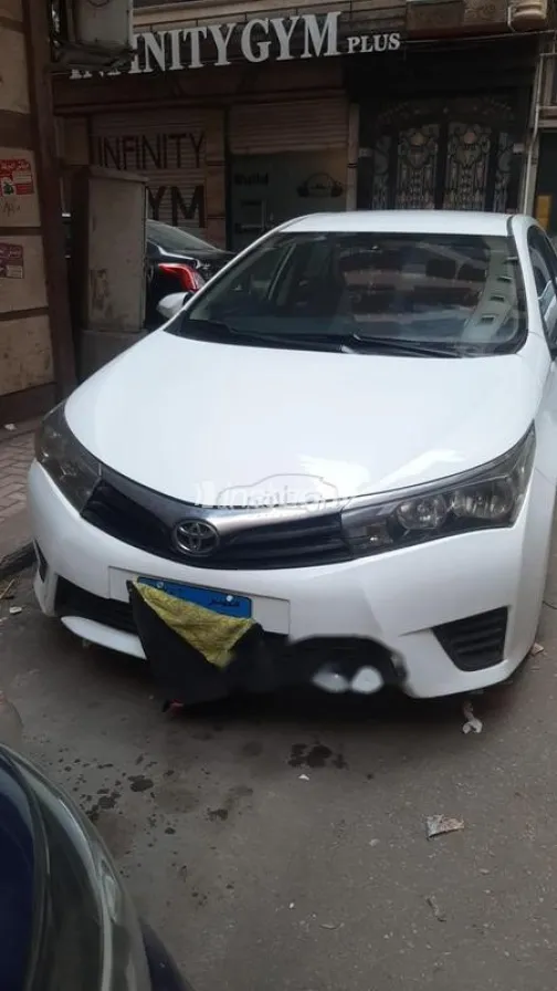 Toyota Corolla 2014 White Used for Sale - 6
