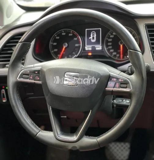 سيات ليون 2018 أحمر مستعملة للبيع - 6