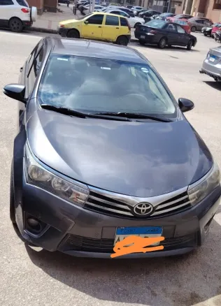 Toyota Corolla 2015 White Used for Sale