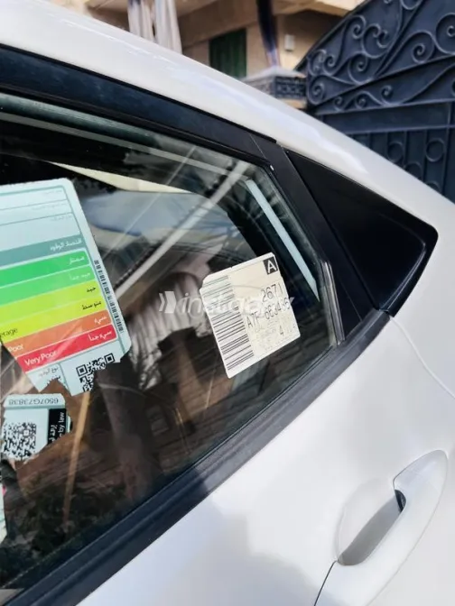 هيونداي اكسنت RB 2017 أبيض مستعملة للبيع - 8