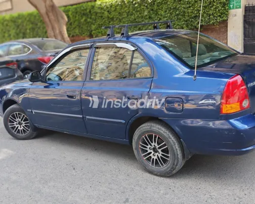 هيونداي فيرنا 2008 أزرق مستعملة للبيع - 3