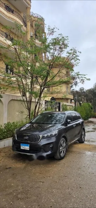 كيا سورينتو 2019 أبيض مستعملة للبيع