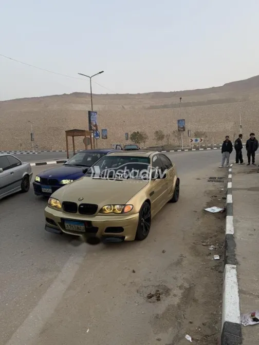 بي ام دبليو 3 Series 2000 ذهبي مستعملة للبيع - 1