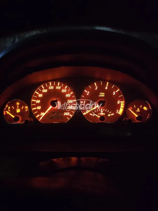 بي ام دبليو 3 Series 2000 ذهبي مستعملة للبيع - 9