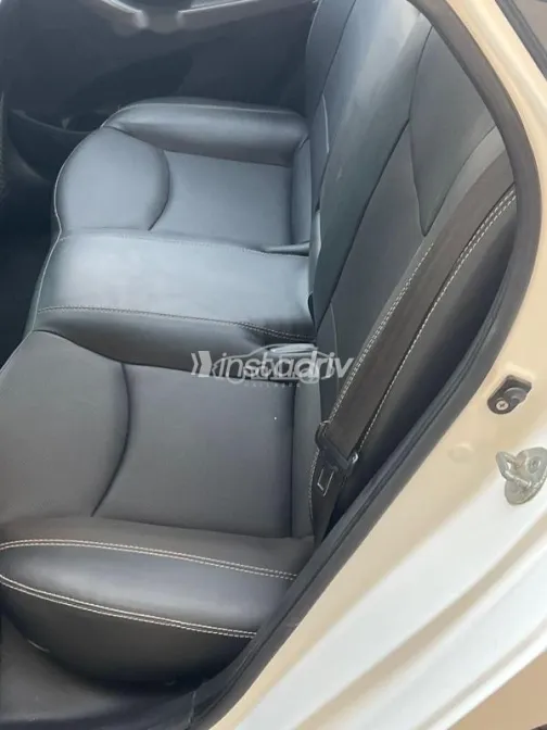 هيونداي افانتي 2012 أبيض مستعملة للبيع - 9