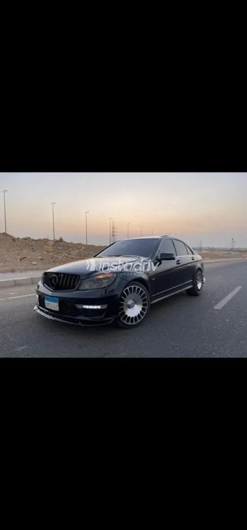 مرسيدس 180 2010 أسود مستعملة للبيع - 3