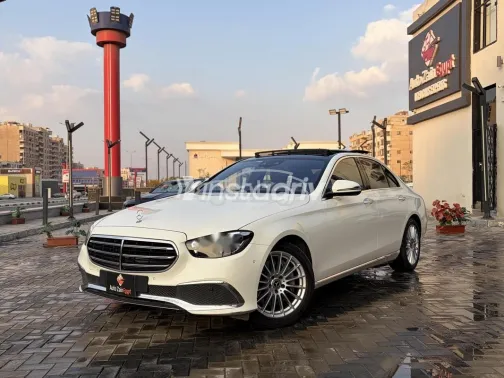 Mercedes E 300 2021 White Used for Sale - 1
