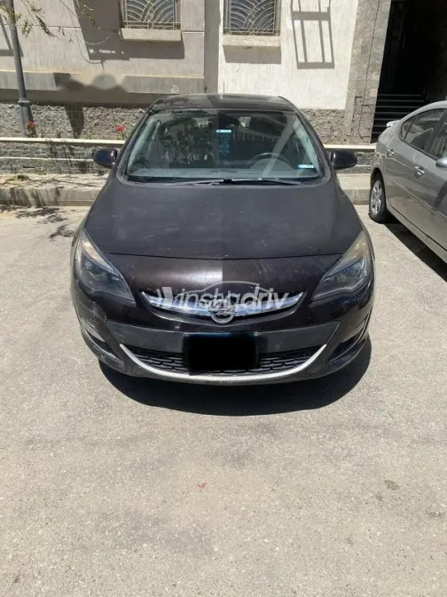 اوبل أسترا 2013 موكا مستعملة للبيع - 2