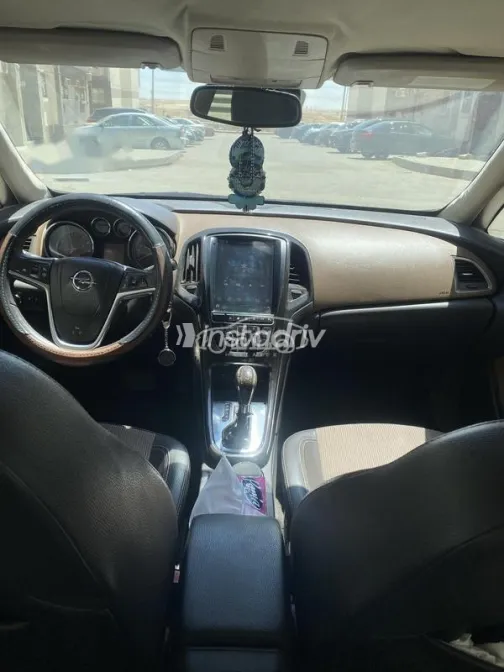 اوبل أسترا 2013 موكا مستعملة للبيع - 3