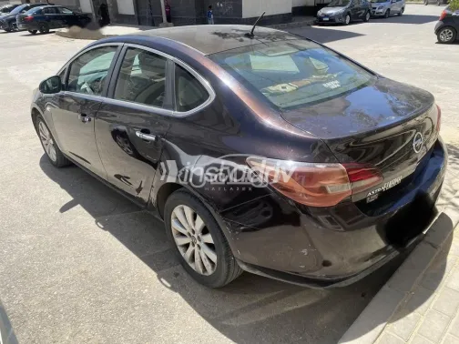 اوبل أسترا 2013 موكا مستعملة للبيع - 4