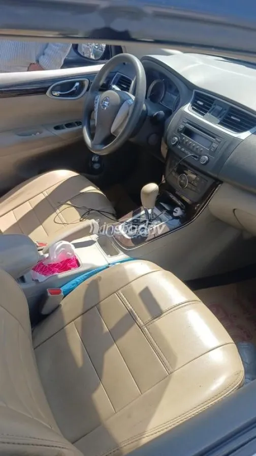 نيسان سنترا 2018 أبيض مستعملة للبيع - 2