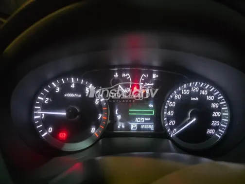 نيسان سنترا 2018 أبيض مستعملة للبيع - 6