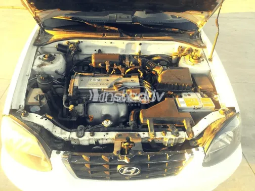 هيونداي فيرنا 2012 أبيض مستعملة للبيع - 2