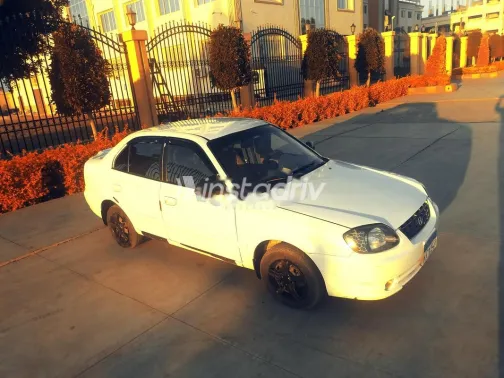 هيونداي فيرنا 2012 أبيض مستعملة للبيع - 6