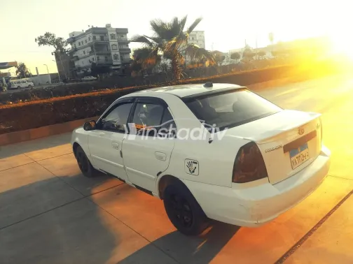 هيونداي فيرنا 2012 أبيض مستعملة للبيع - 7