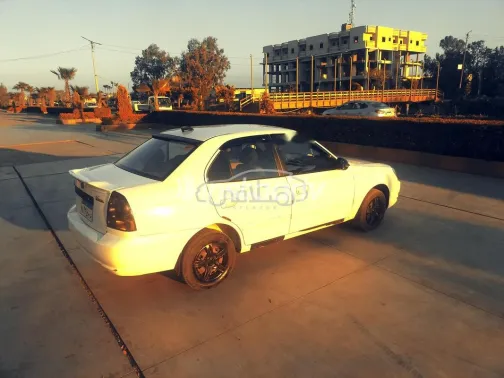 هيونداي فيرنا 2012 أبيض مستعملة للبيع - 8