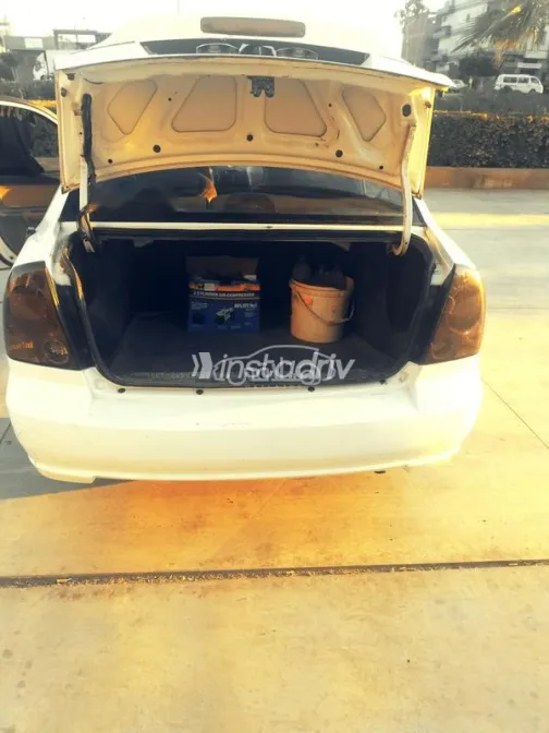 هيونداي فيرنا 2012 أبيض مستعملة للبيع - 10