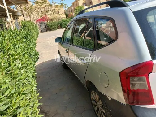 Kia Carens 2011 Silver Used for Sale - 4