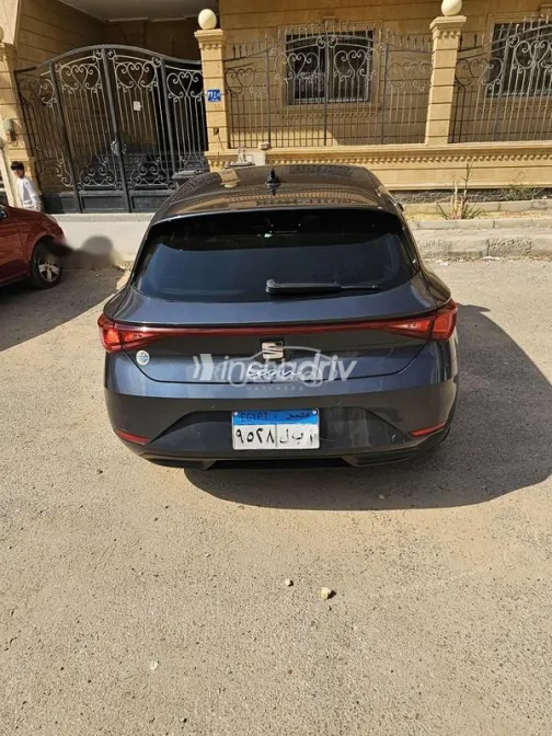 سيات ليون 2021 أبيض مستعملة للبيع - 5