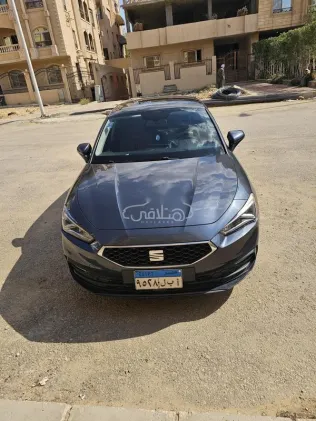 سيات ليون 2021 أبيض مستعملة للبيع