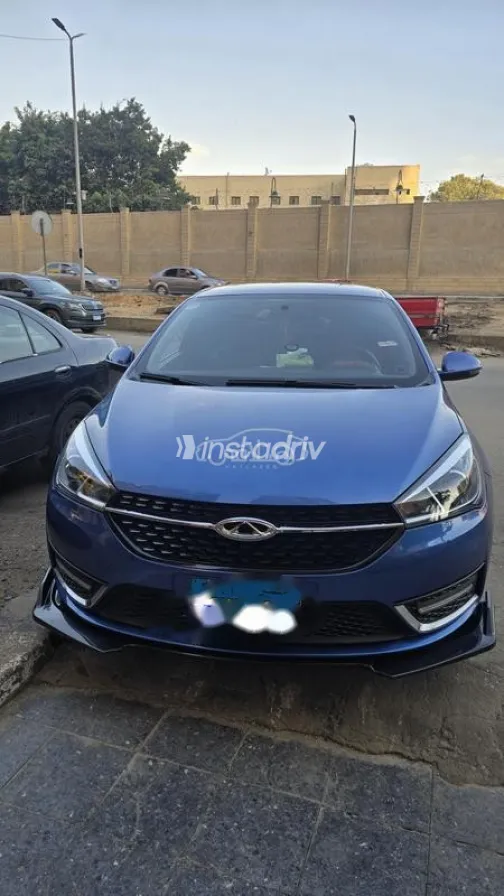 شيرى اريزو 5 2023 أبيض مستعملة للبيع - 1