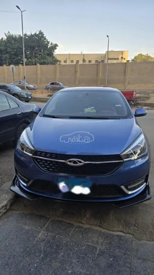 شيرى اريزو 5 2023 أبيض مستعملة للبيع