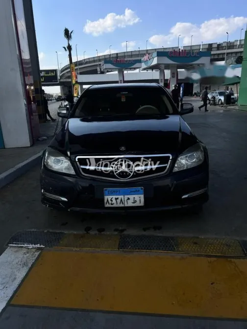 مرسيدس C 200 2008 أسود مستعملة للبيع - 1