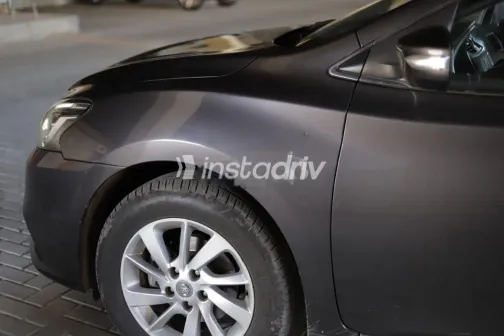 نيسان سنترا 2022 أبيض مستعملة للبيع - 5