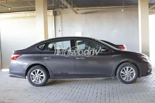 نيسان سنترا 2022 أبيض مستعملة للبيع - 6