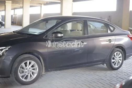 نيسان سنترا 2022 أبيض مستعملة للبيع - 8