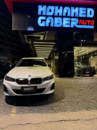 بي ام دبليو I3 2024 أبيض مستعملة للبيع
