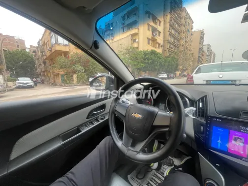 شيفروليه كروز 2017 أبيض مستعملة للبيع - 8