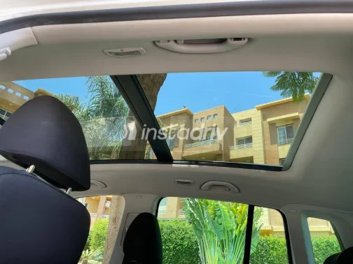 Volkswagen Tiguan 2017 White Used for Sale - 4