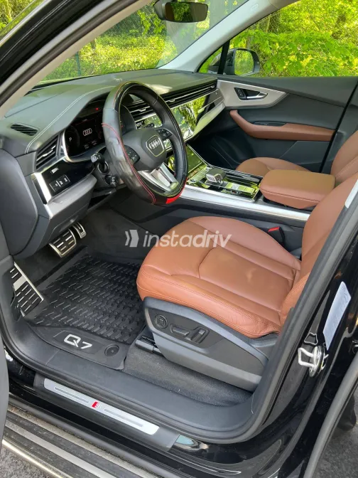 Audi Q7 2023 White Used for Sale - 2