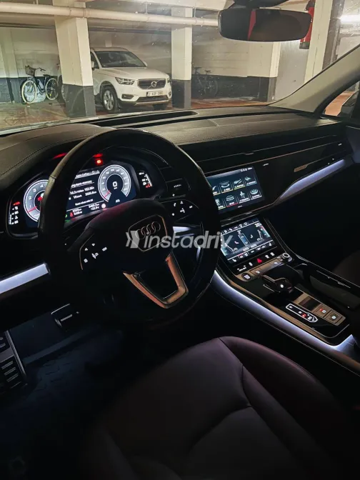 Audi Q7 2023 White Used for Sale - 7