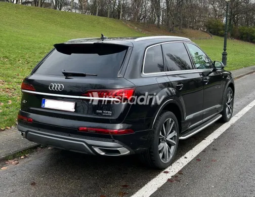 Audi Q7 2023 White Used for Sale - 9