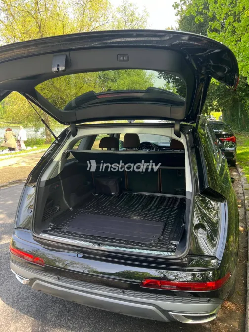 Audi Q7 2023 White Used for Sale - 10