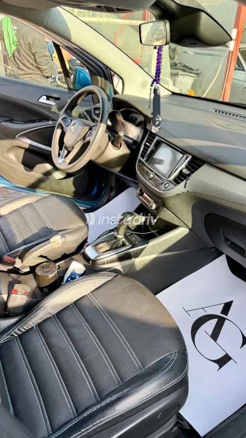 Opel Crossland 2019 White Used for Sale - 5