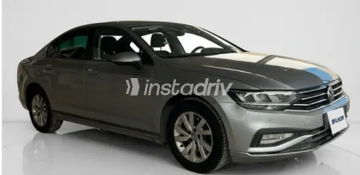 فولكس فاغن باسات 2021 أبيض مستعملة للبيع - 1