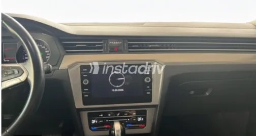 فولكس فاغن باسات 2021 أبيض مستعملة للبيع - 4