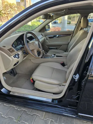 مرسيدس C 200 2008 أبيض مستعملة للبيع