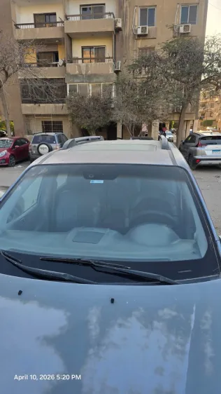 كيا كارنفال 2006 أبيض مستعملة للبيع