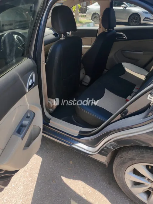 شيفروليه أوبترا 2017 أبيض مستعملة للبيع - 4